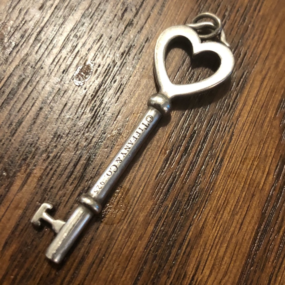 🌟Authentic Tiffany heart key pendant 🌟